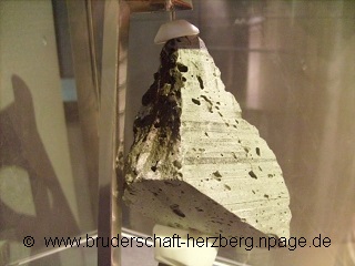 Mondgestein Apollo 17 - Foto der Bruderschaft Herzberg