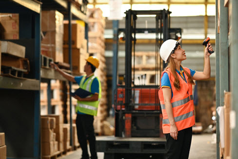 Boosting Warehouse Performance: The Definitive Guide to Pallet Stackers